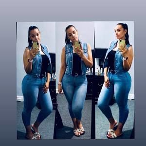 Meet your Posher, Aura